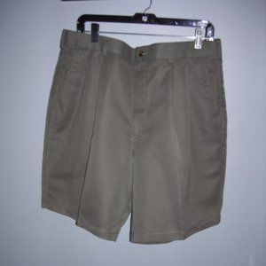 ROUNDTREE & YORKE men's Army green/brown tone BERMUDA SHORTS, Size 38